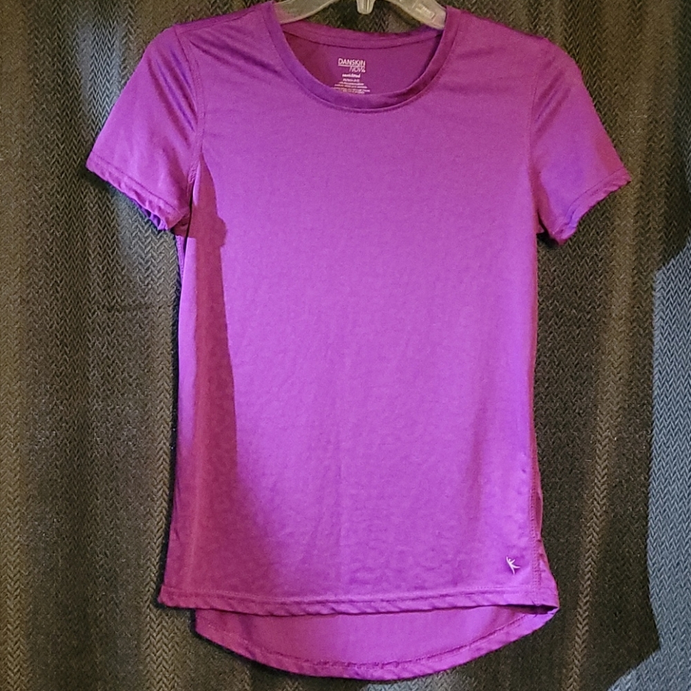 Danskin workout tshirt